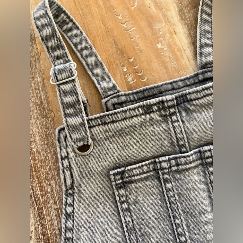 Cat & Jack Girls Overall Dress / Skirt in Gray Wash Denim, Size XS 4/5 - Picture 8 of 9